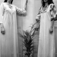1974 Students, Shopping F 02