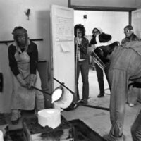 1977 Sculpture Class, Casting 09