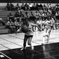 1982 Women's Basketball, EOSC vs. Lewis &amp; Clark, Action 04
