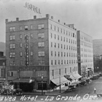 La Grande, Sacajawea Hotel 1