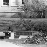 1985 Students, March Outdoor Candid Shots 05