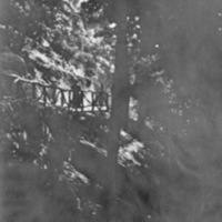 Reuter, Hillside Walkway
