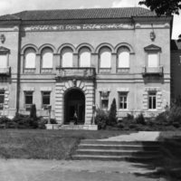 1981 Inlow Hall Entrance 02