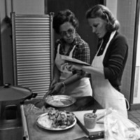 1978 Grande Ronde Mini College, Cooking 01