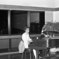 1982 Pianist