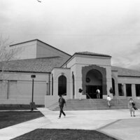 1991 Students, Walking 43