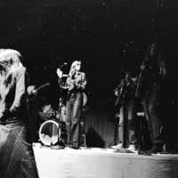 1974 Concert, Band &amp; Dancer 01