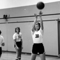 1980 Women's Basketball Action 13