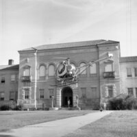 1967 Summer Graduation, Guest Arrival 12