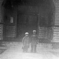 Island City, Schoolchildren 3
