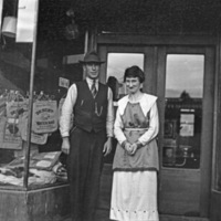 Elgin, Hill Hardware Store 1