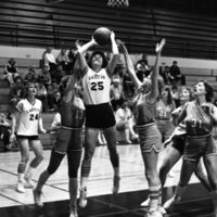 1982 Women's Basketball, EOSC vs. Lewis &amp; Clark, Action 17
