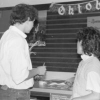 1984 Octoberfest, Decorating 08
