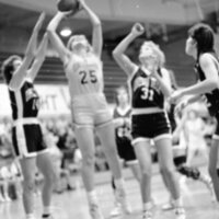 1988 Women's Basketball Action, Oregon Tech at EOSC 18