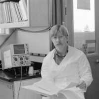 1975 Science, Physics Student 02