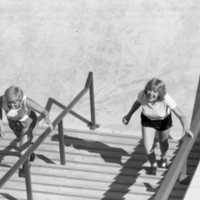 1984 Students, Outdoors, Campus Scenes 01