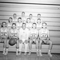 1958-59 Basketball Team 1-2