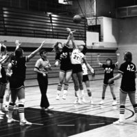 1982 Women's Basketball, EOSC vs. Southern Oregon State College, Action 08