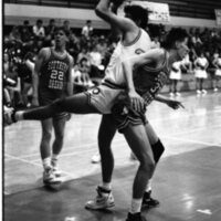 1991 Men's Basketball Action, Southern Oregon at EOSC 07