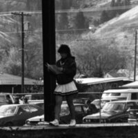 1985 Cheerleader Walking 02