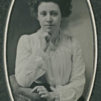 Portrait - Thomas, Gertrude
