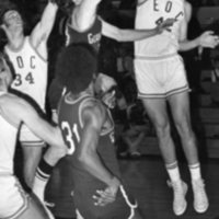 1972 Basketball Action 2