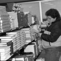 1986 Hoke Hall Bookstore 04