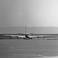 California Airport, 707 2