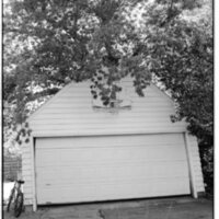 1991 President's House Garage 02