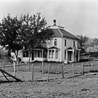 Elgin Ranch, Bernal Hug 2