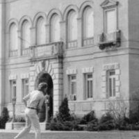 1976 Student, Frisbee 06