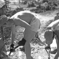 Ie Shima Camp, Shoveling 2