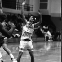 1991 Men's Basketball Action, Southern Oregon at EOSC 19