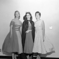 1958 Homecoming Queen 2-1