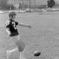 1975 Football Player 03