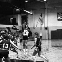 1982 Women's Basketball, EOSC vs. Oregon Tech, Action 09