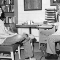 1985 September, Student Consults Professor 03