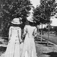 Reuter, Women in Hats 1