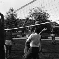 1980 New Student Week, Volleyball 05