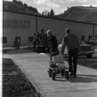 1990 Loso Hall, Moving In 04