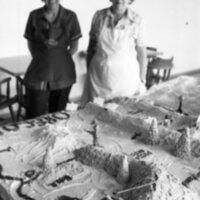1985 Chancellor Visit, Cake 04