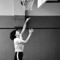 1980 Women's Basketball Players 09
