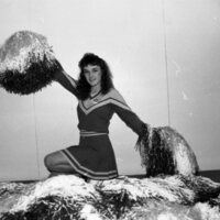 1985 Football Cheerleaders 12