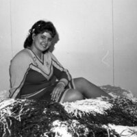 1985 Football Cheerleaders 09