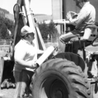 1985 Employees, Digging 07