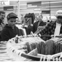 90's Students, Shopping