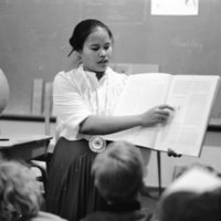 1981 Ackerman Elementary Classroom, Micronesian Program 13