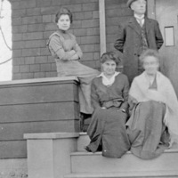 Reuter Group-P, Porch 2
