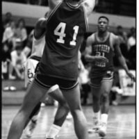 1991 Men's Basketball Action, Southern Oregon at EOSC 25