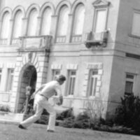 1976 Student, Frisbee 10